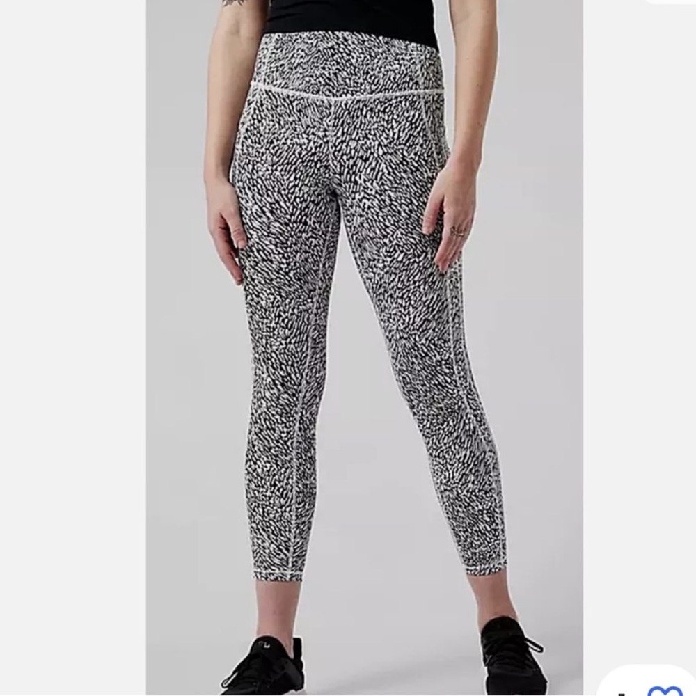 Athleta Ultimate Stash Textured 7/8 Tight Leggings